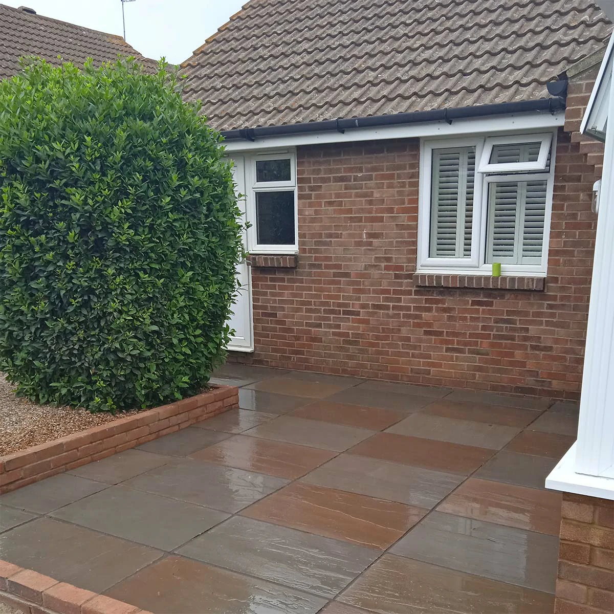 Autumn Brown Indian Sandstone Paving Slabs - Riven - 600x900 - 22mm